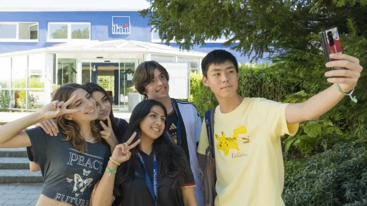 Selfie davanti all'ingresso