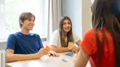 Spielerisches Lernen in der Gruppe