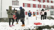 Wir bauen ein Schneeiglu in Lindenberg