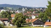 Blick auf die Stadt mit Stadtpfarrkirche St. Peter und Paul