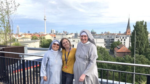 Zwei Nonnen in Berlin